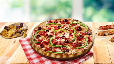 domino's pizza titan